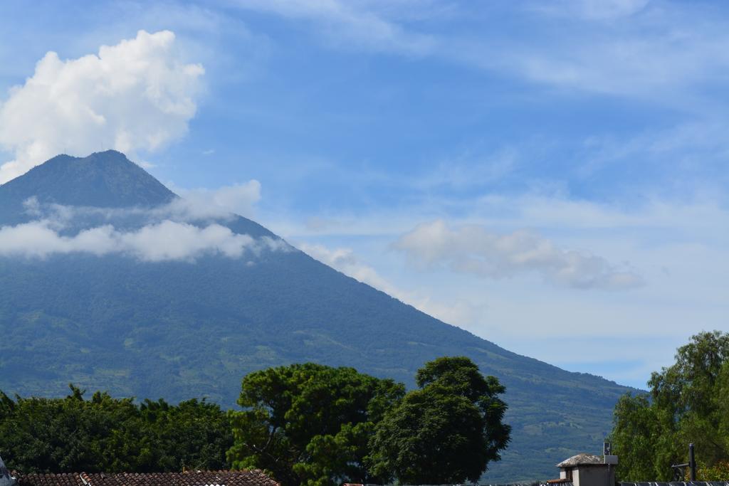 Luna Maya Hostel & Wellness Antigua ภายนอก รูปภาพ